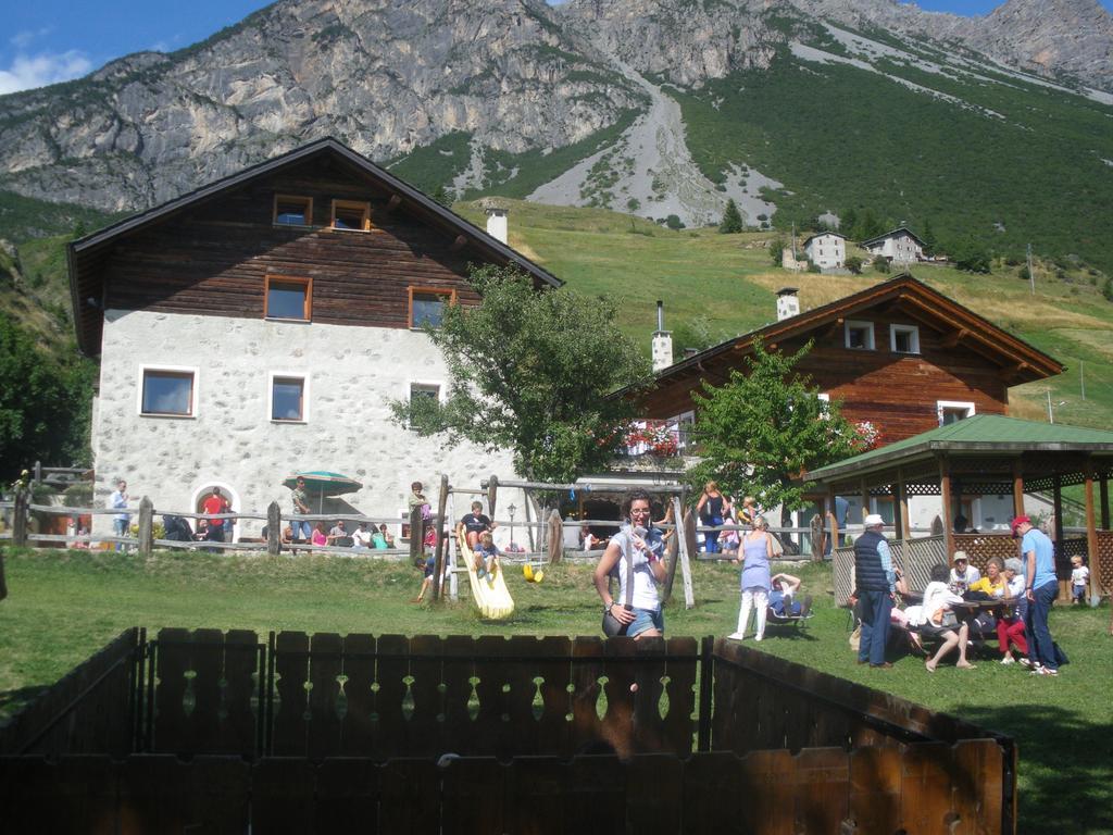 Agriturismo Raethia Isolaccia Eksteriør billede