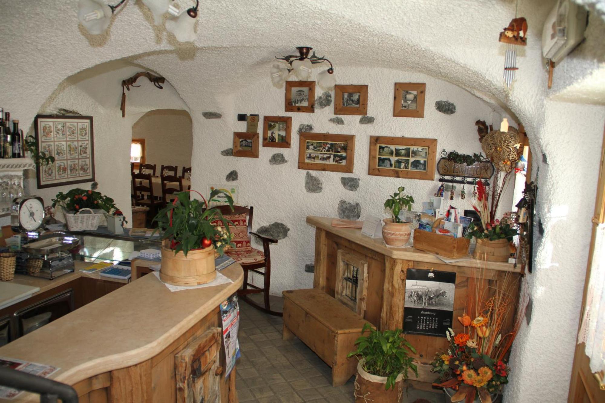 Agriturismo Raethia Isolaccia Eksteriør billede