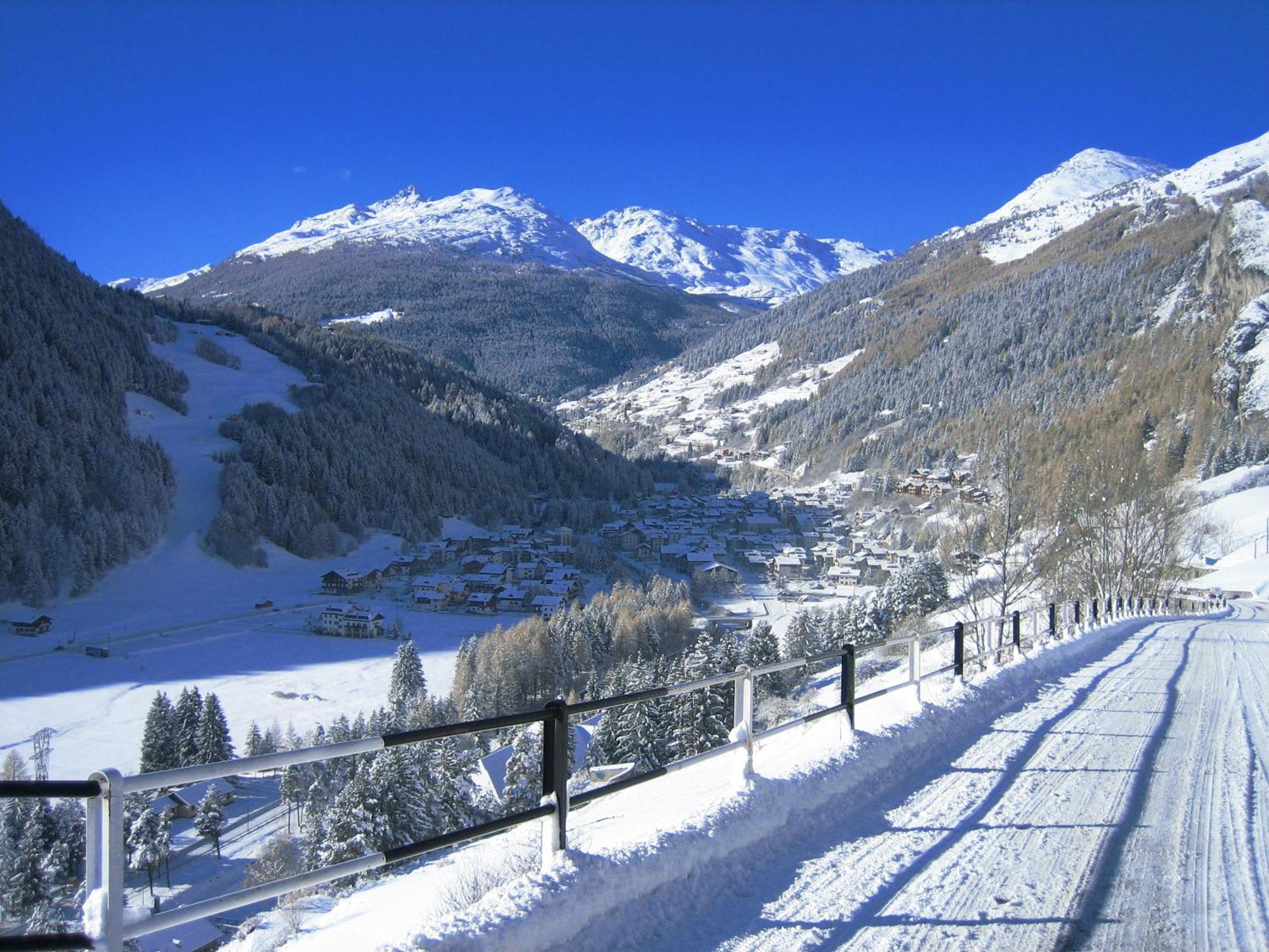 Agriturismo Raethia Isolaccia Eksteriør billede