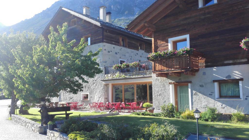 Agriturismo Raethia Isolaccia Eksteriør billede