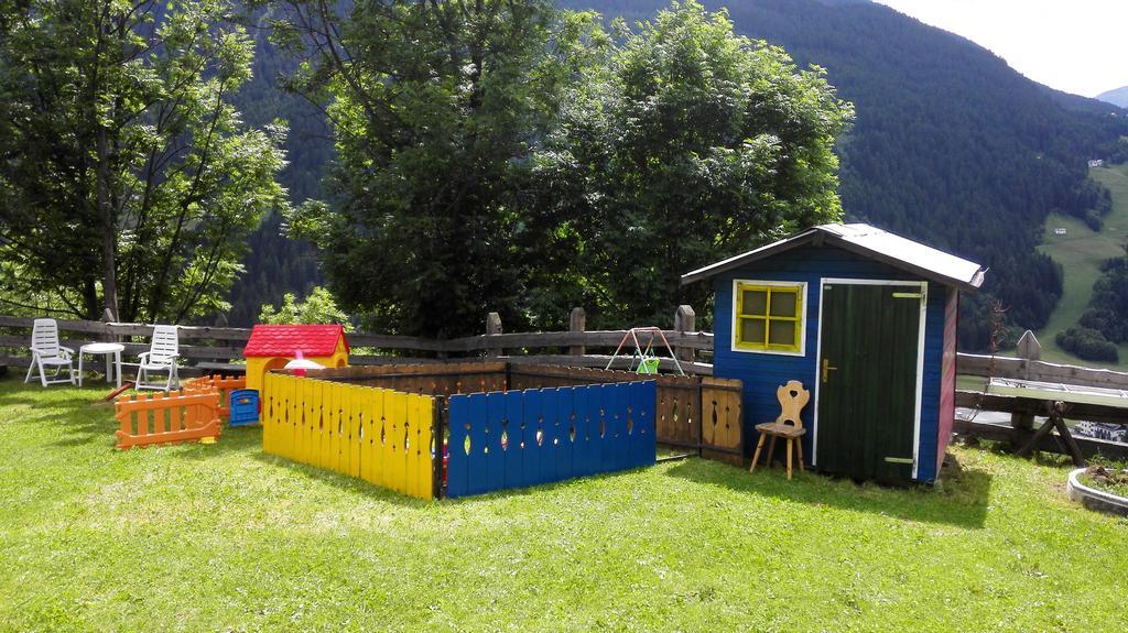 Agriturismo Raethia Isolaccia Eksteriør billede