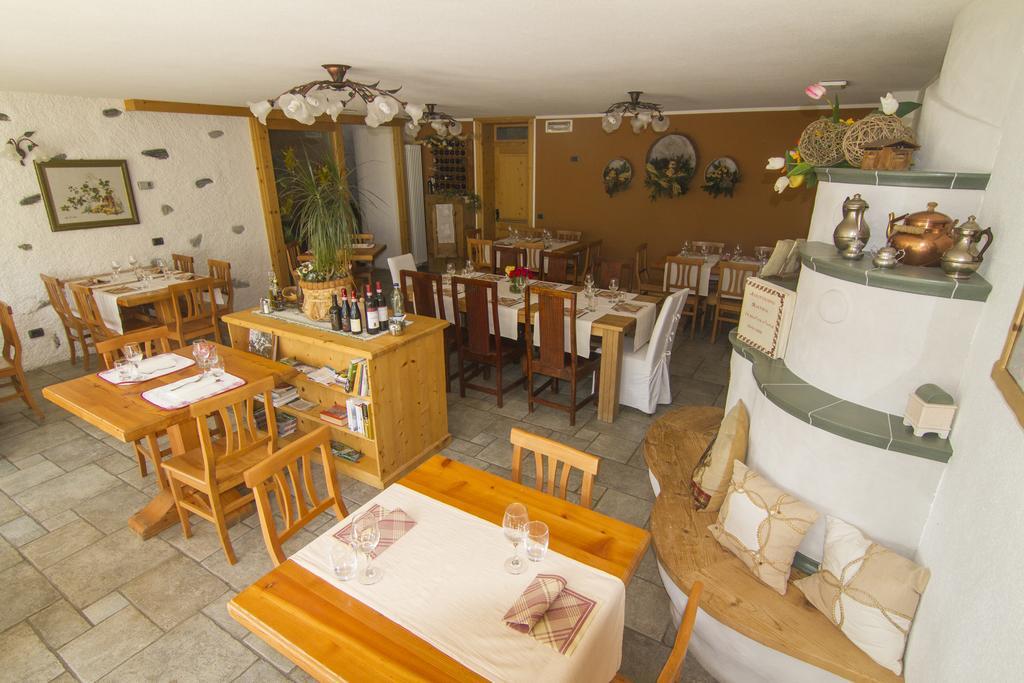 Agriturismo Raethia Isolaccia Eksteriør billede