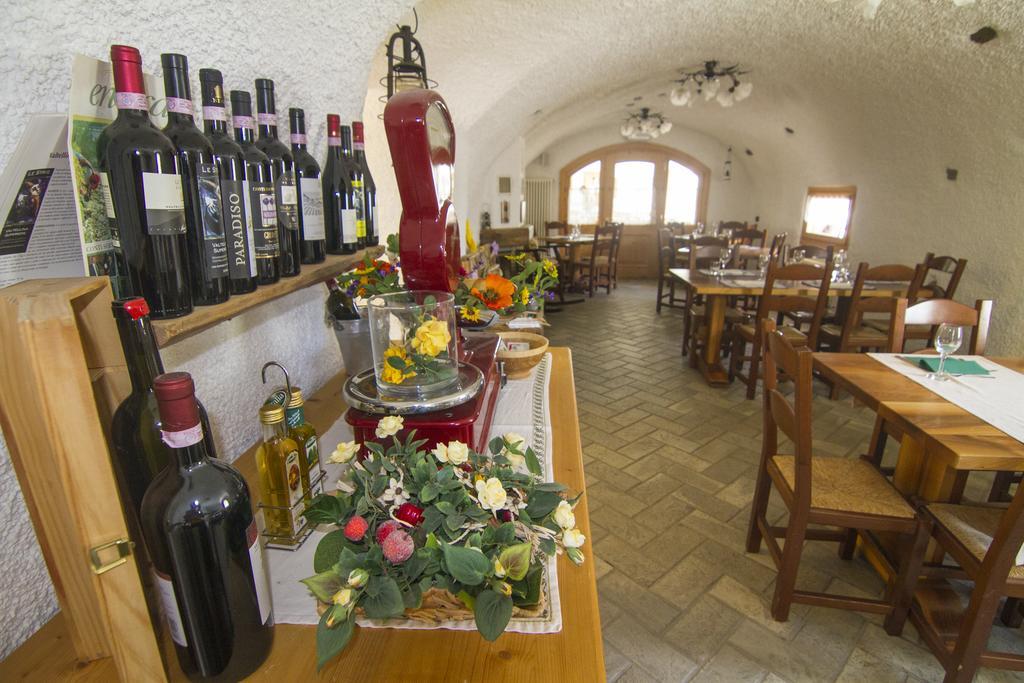 Agriturismo Raethia Isolaccia Eksteriør billede